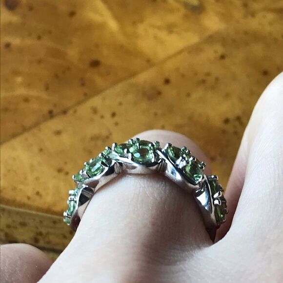Natural Arizona Peridot Sterling Silver Heart Ring Size 7 - Picture 2 of 8
